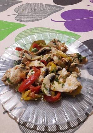 Foto principal de Pechuga de pollo con verduras al sartén