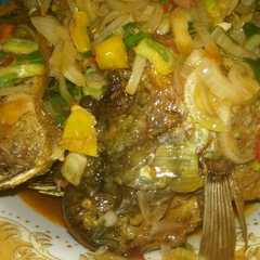 A picture of Gurami siram saos asam manis pedas.