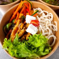 Chicken and noodle salad 🥗 A picture of Chicken and noodle salad 🥗.