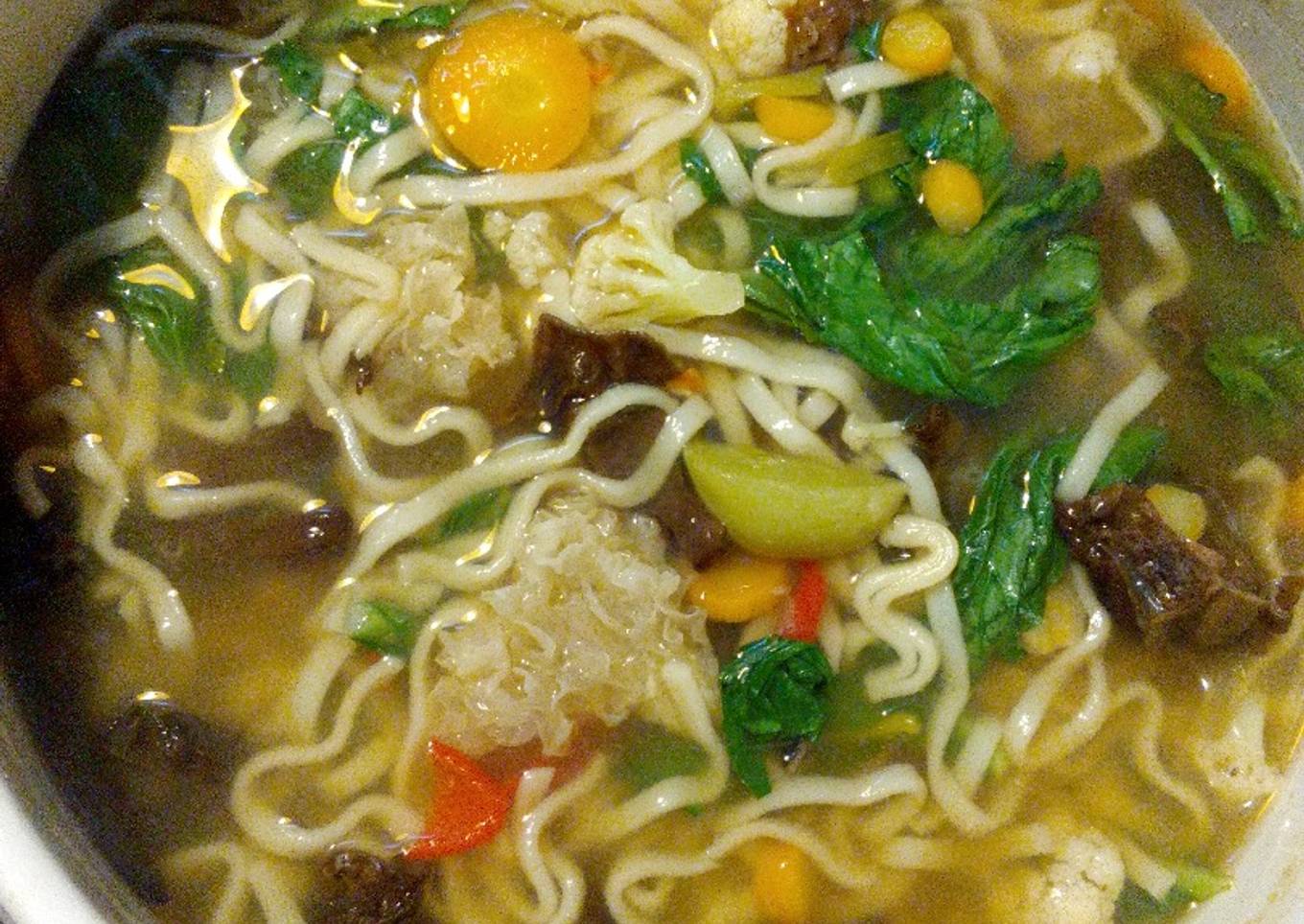 Mie Kuah Asam Pedas (Mie Tomyam)