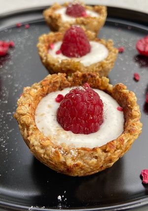 Sült zabkosárka fahéjas mézes joghurttal recept fotója