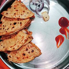 A picture of Desi burger.