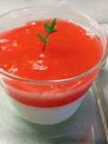 Panna cotta con gelatina di susine