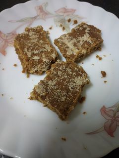 Golpapdi (Gujarati sweet) Recipe in TAmil செய்முறை முக்கிய புகைப்படம்