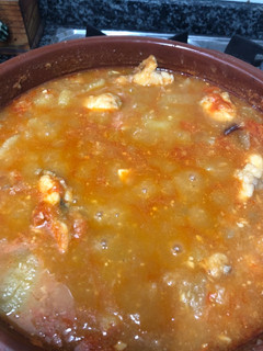 Una foto de 224. Rape en all i pebre (principal paella)