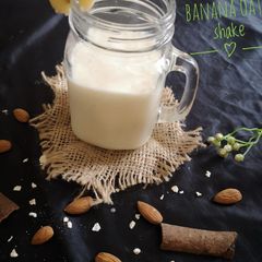 Banana oats shake A picture of Banana oats shake.