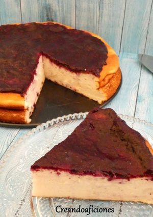 Foto principal de Tarta de queso saludable y mermelada casera