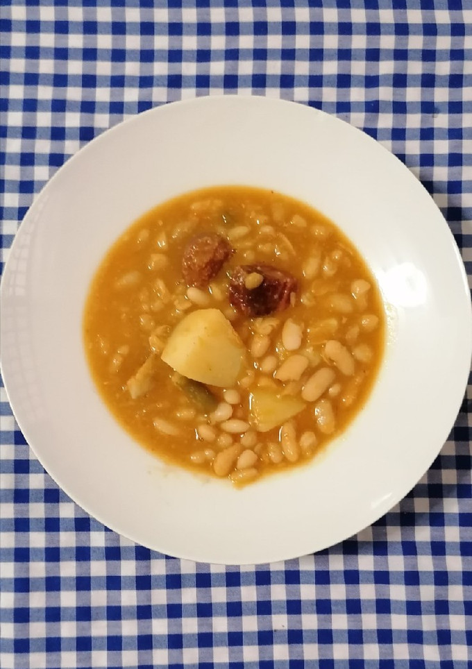 Una foto de Habichuelas blancas o judías guisadas