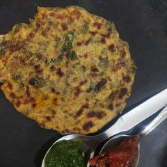 A picture of Bajra and ragi ka thepla.