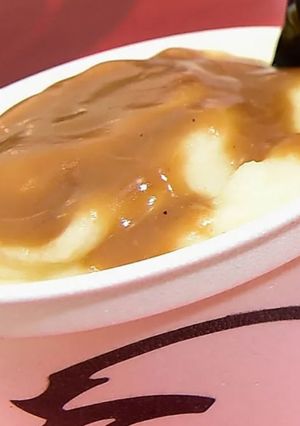 Una foto de Salsa gravy (crema marrón del puré de kfc)