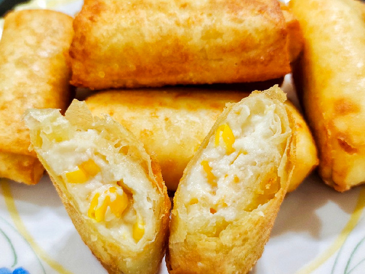 Langkah Mudah untuk Menyiapkan Lumpia JaSuKe Manis (Jagung susu keju) yang Enak