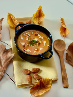 Foto de Creme de Abóbora e Cenoura, Amêndoas, Natas e Hortelã