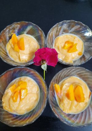 A picture of Papaya pudding.