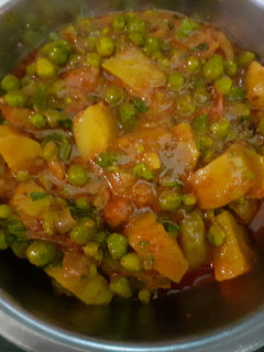 आलू मटर की सूखी सब्जी ( aloo matar ki sukhi sabzi रेसिपी मुख्य फोटो