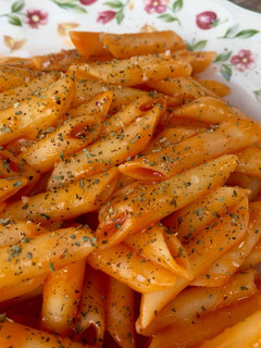 Una foto de Macarrones con tomate súper picantes
