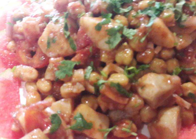 How to Prepare Quick Aloo Chana Chat