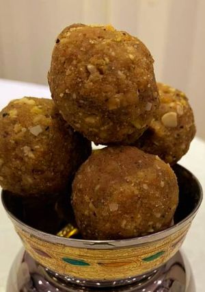 A picture of Methi gund ladoo (healthy recipes).