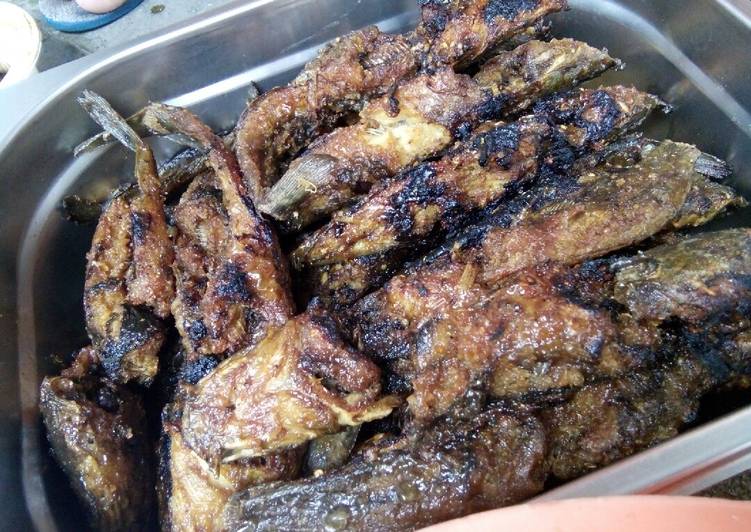 Bagaimana Membuat Lele bakar kecap, Bisa Manjain Lidah
