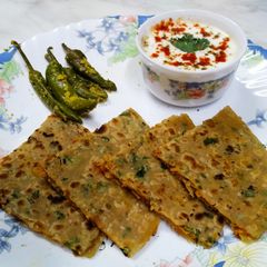 A picture of Radish Paratha.