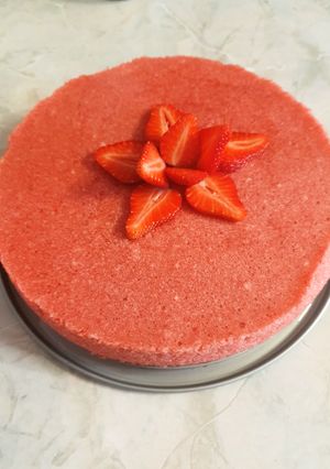 Foto di Torta leggera con spuma di fragole