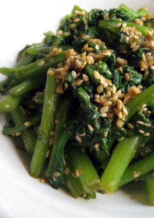 A picture of ‘Goma-ae’ Shungiku (Edible Chrysanthemum).