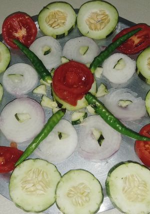सलाद (salad recipe in Hindi) रेसिपी मुख्य फोटो