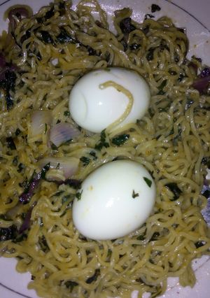 A picture of Noodles and egg.