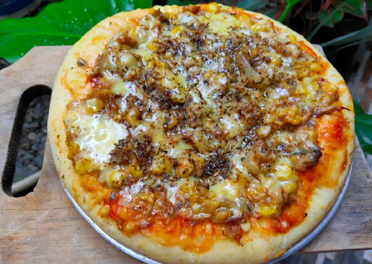 Langkah Mudah untuk Menyiapkan Tuna Melt Pizza (no ulen) Lezat