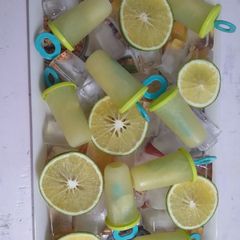 A picture of Sweetlime Popsicles.