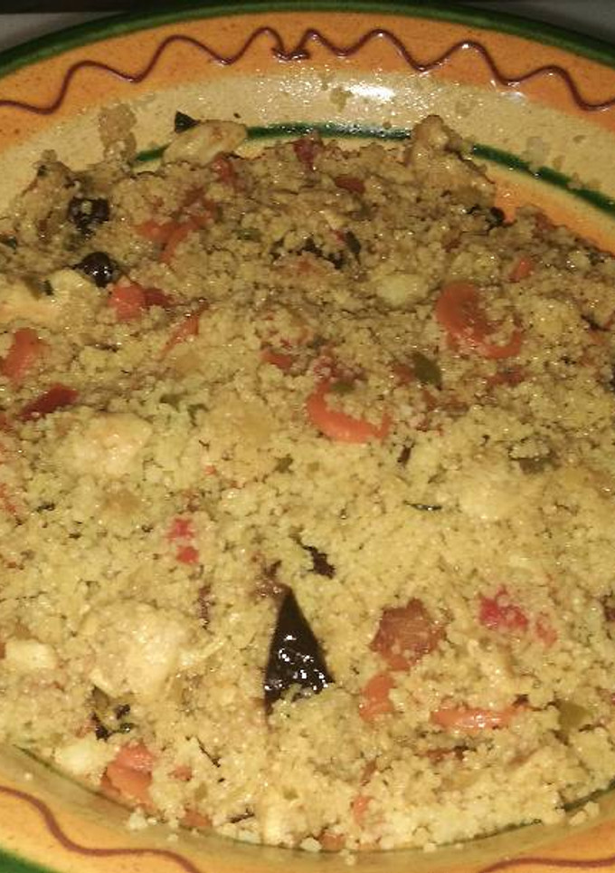 Una foto de Cuscús con pollo