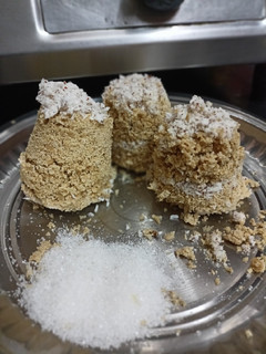 கோதுமை தேங்காய் புட்டு(wheat puttu recipe in tamil) செய்முறை முக்கிய புகைப்படம்
