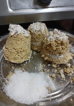 கோதுமை தேங்காய் புட்டு(wheat puttu recipe in tamil) செய்முறை முக்கிய புகைப்படம்