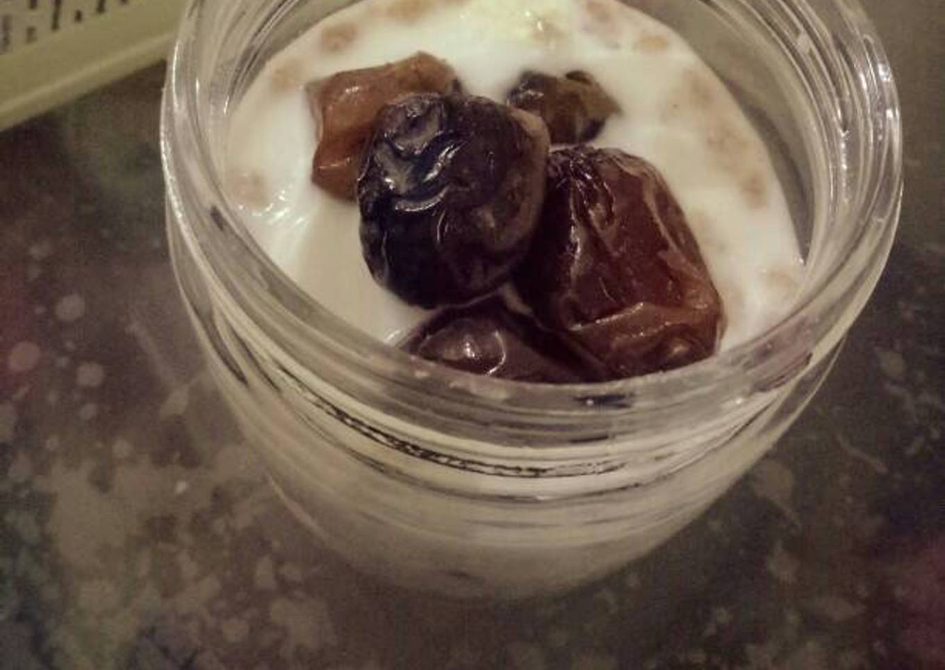 Overnight Oat dengan Kurma Special