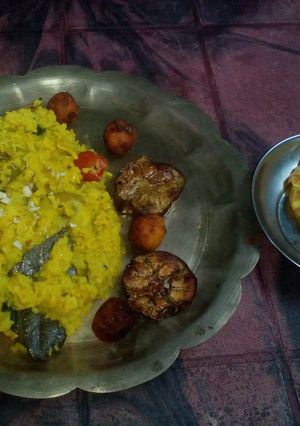 A picture of Grandma's khichdi and tasty fry.