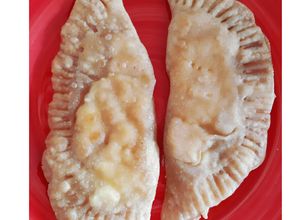 Una foto de Empanadas de loco queso