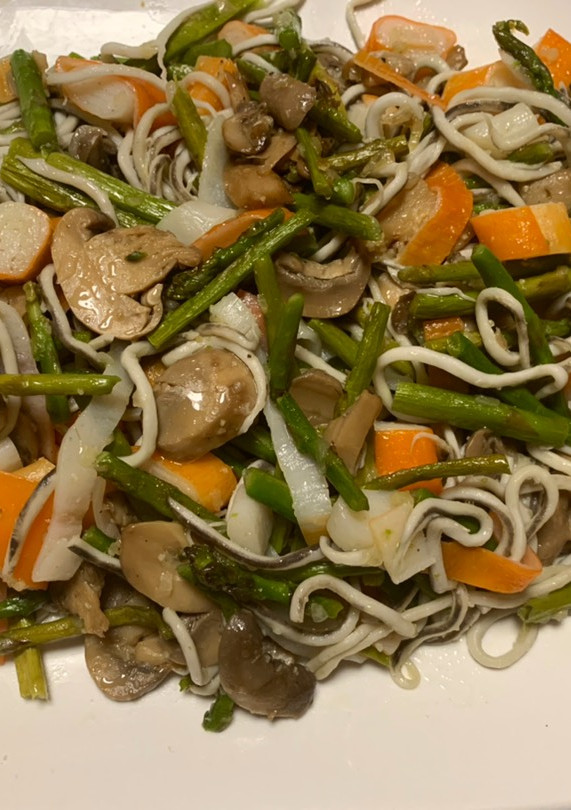 Una foto de Espárragos trigueros palitos de mar y gulas