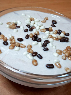 Una foto de Mousse de chocolate blanco rápida fit