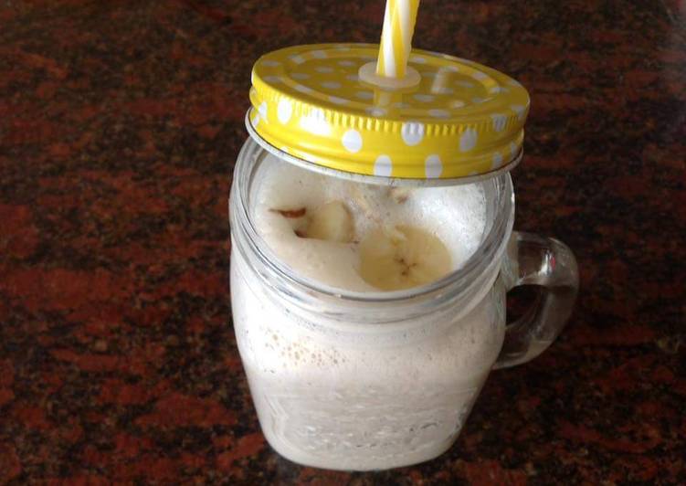 Recipe of Perfect Ragi Banana Almond Milkshake