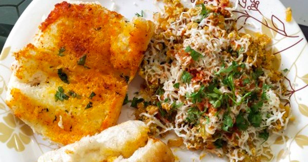 Cheese egg bhurji with masala pav Recipe by Ritika Chandiramani Cookpad