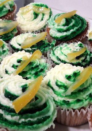 Una foto de Cupcakes de limón,... puro limón🍋🍋!