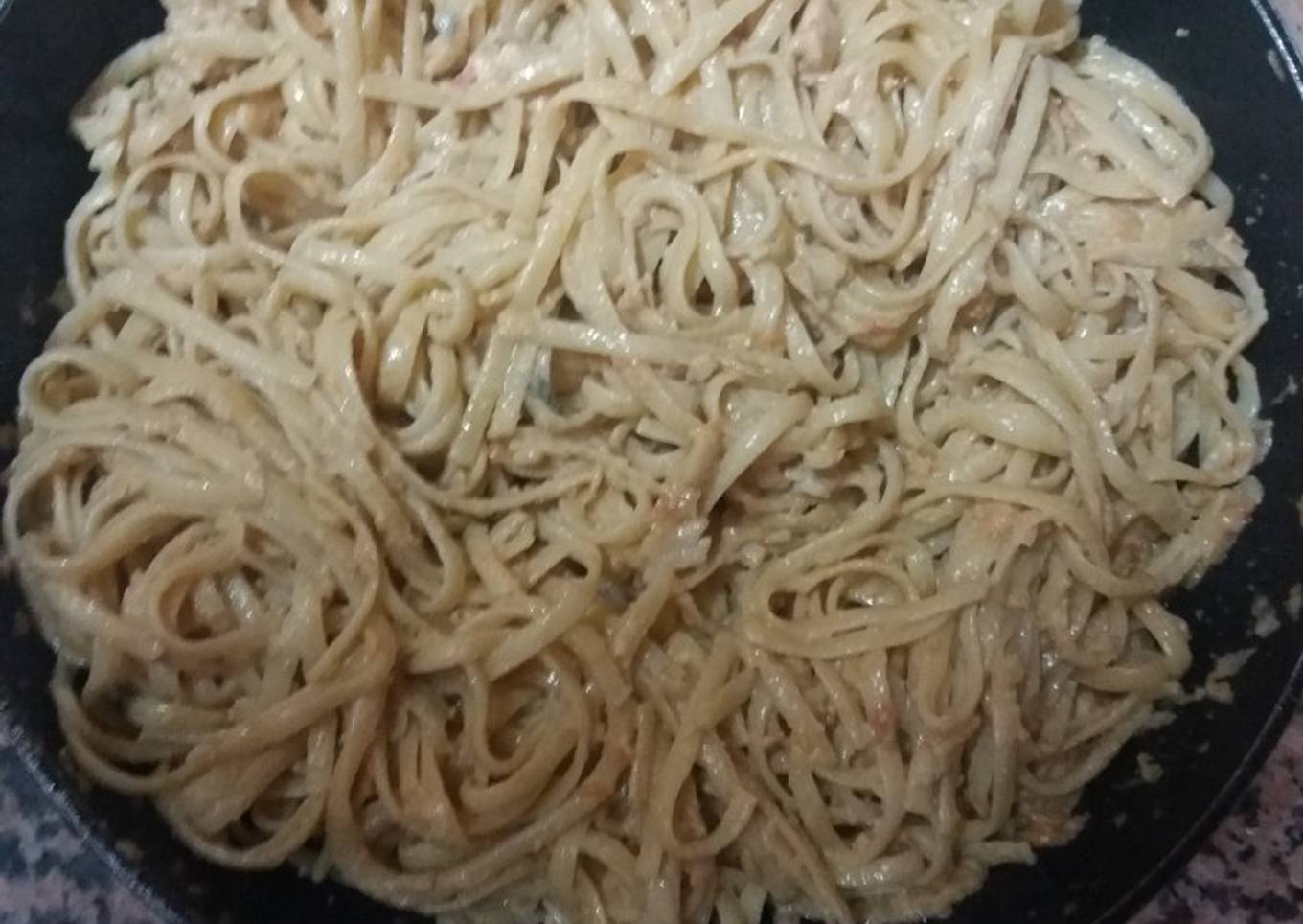 Tallarines a los tres quesos con pollo