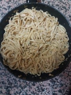 Una foto de Tallarines a los tres quesos con pollo