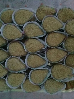 صورة لوصفة حلوة جافة بدون بيض سهلة وذوب في الفم 😋😋😋