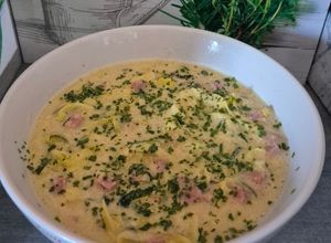 Une photo de 🥒✨ Courgettes façon Carbonara légère au jambon