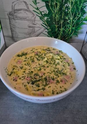 Une photo de 🥒✨ Courgettes façon Carbonara légère au jambon