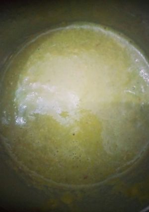 A picture of Raw mango chutney.