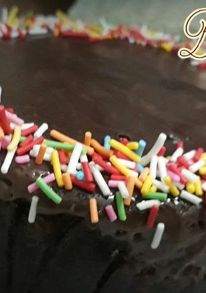 A picture of Eggless fireless biscuit cake.