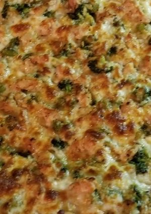 A picture of Sheik's Gourmet Pizza: Cajun Chicken Alfredo Pizza.