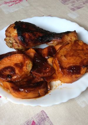 BBQ csirkecomb édesburgonya ágyon recept fotója