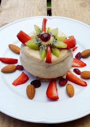 Una foto de Torta húmeda de manzana y canela al microondas